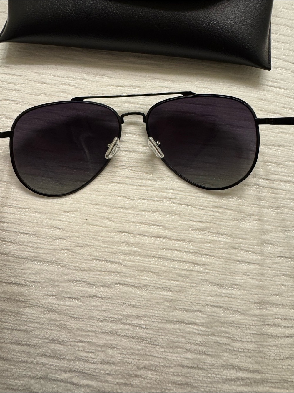 Classic Black Aviator Sunglasses – Minimalist Everyday Shades - Picture 6 of 6